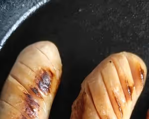 平底鍋做烤腸（整個，切片都可以）