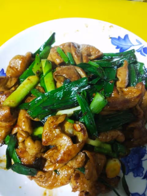 大蒜炒肥腸