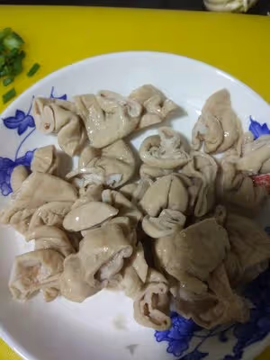 大蒜炒肥腸