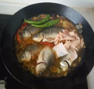 東北醬燉鯽魚