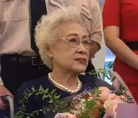 苦命女星秦怡:遭遇家暴不忠誠,唯一兒子患精神病英年早逝