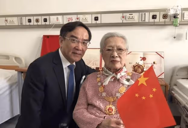 苦命女星秦怡:遭遇家暴不忠誠,唯一兒子患精神病英年早逝