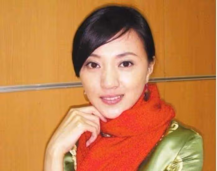 她是射擊冠軍，也是馮鞏媳婦，曾11次登上舞台，現被丈夫寵上天
