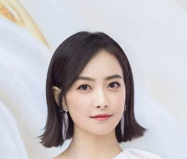 宋茜煙燻妝，本以為會很奇怪，結果舞台很驚艷