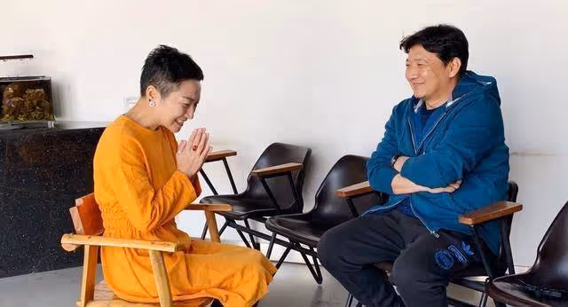 他年近40才演電影，演壞人演到以假亂真，每年都被「抓起來」幾回