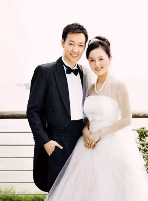 他們戀愛26年無緋聞，台前幕後都是夫妻，如今一家三口和睦幸福