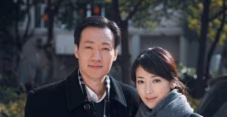 他們戀愛26年無緋聞，台前幕後都是夫妻，如今一家三口和睦幸福