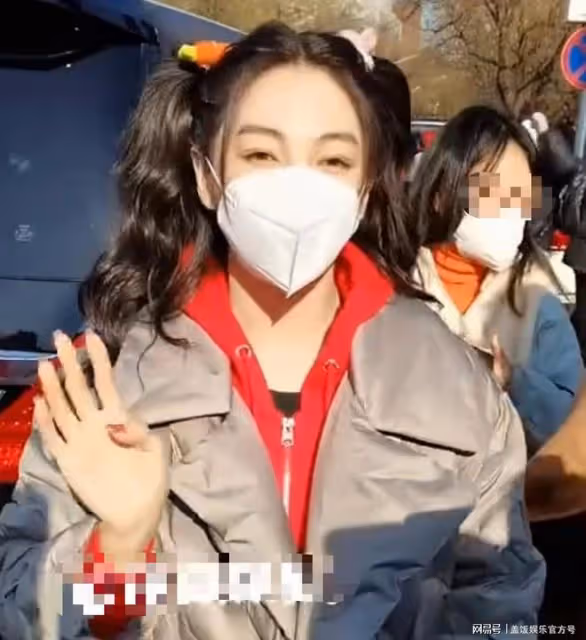 央視春晚第三次聯排！張雨綺雙馬尾元氣足，楊紫尹正包貝爾齊亮相
