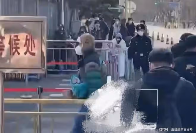 央視春晚第三次聯排！張雨綺雙馬尾元氣足，楊紫尹正包貝爾齊亮相