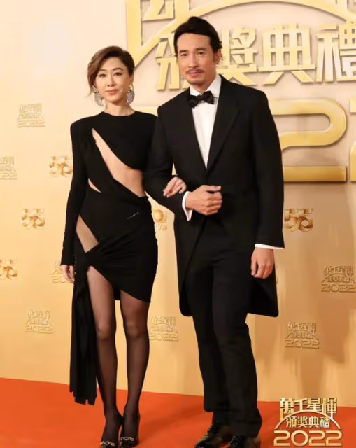 2022TVB萬千星輝頒獎典禮,應屆香港小姐聚首,胡定欣大秀好身材
