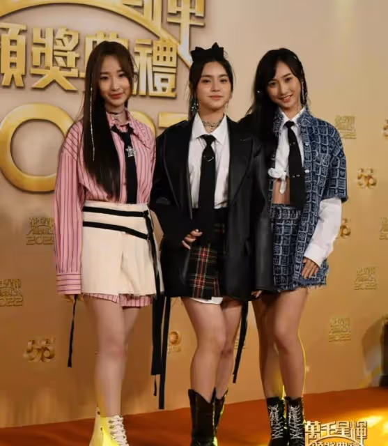 2022TVB萬千星輝頒獎典禮,應屆香港小姐聚首,胡定欣大秀好身材