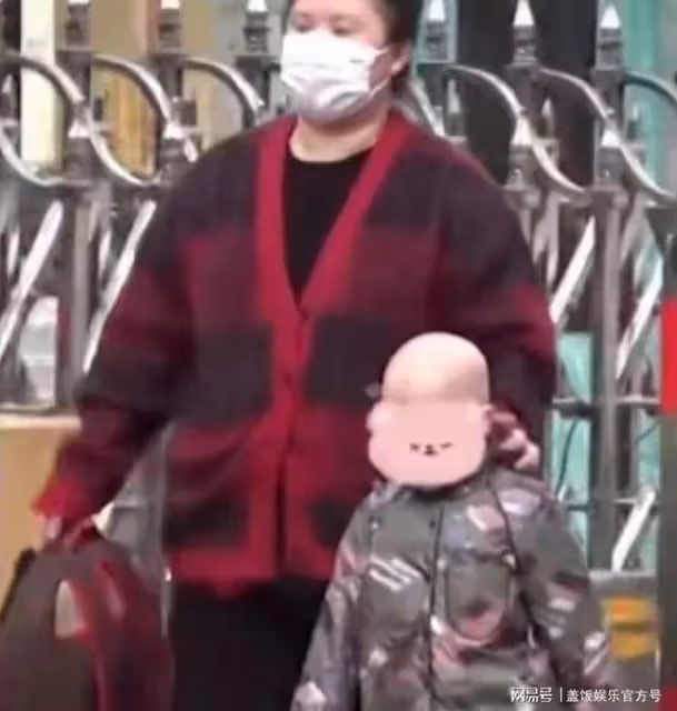 大烏龍?曝沈騰攜妻出行力破婚變,女方身份遭網友質疑