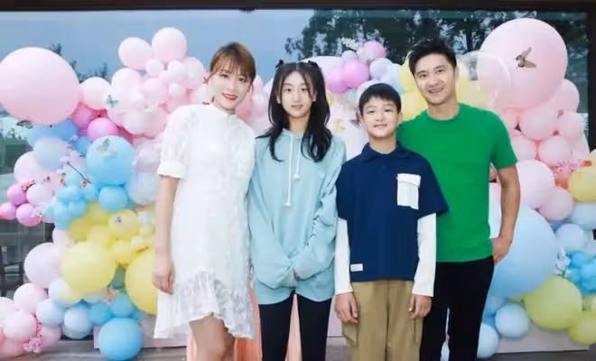 田亮:帶孩子去滑雪,小亮仔和姐姐差不多,一家四口就像複製粘貼