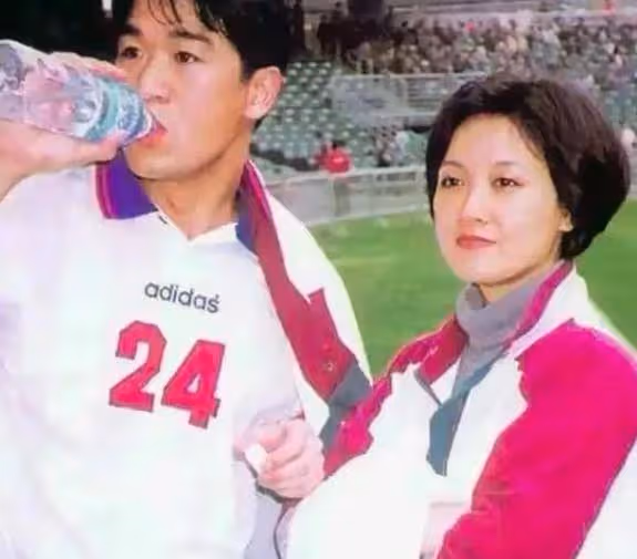 老照片直擊80年代影視明星夫妻相:圖6陳道明杜憲,圖9張國立鄧婕