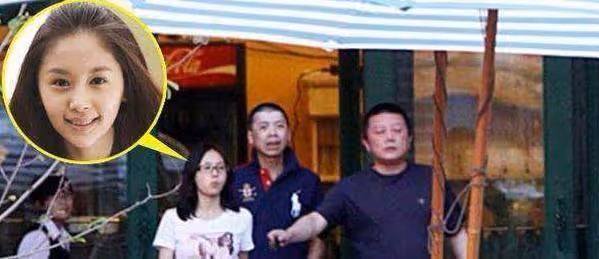 王子文長發披肩光彩動人,不曾想人家兒子都已經4歲了