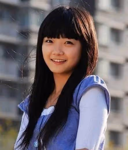 她14歲出道,21歲獲百花獎最小影后,丈夫是《慶餘年》中的林大寶