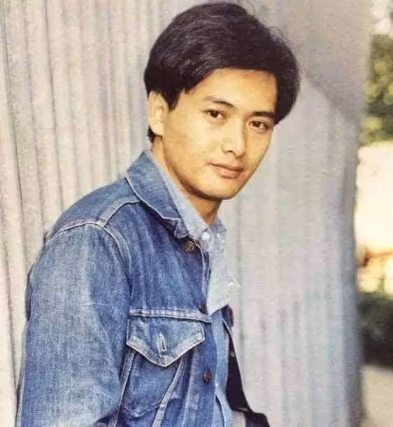周潤發的10歲,18歲,25歲,34歲,59歲,出道43年一直被模仿