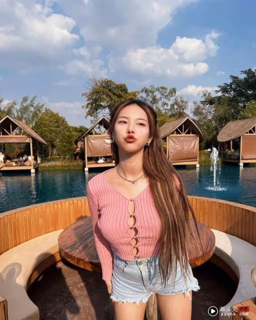 奎丁解放破尺度！胸口撐爆「破5個大洞」裡頭沒穿　一轉背面翹臀走光