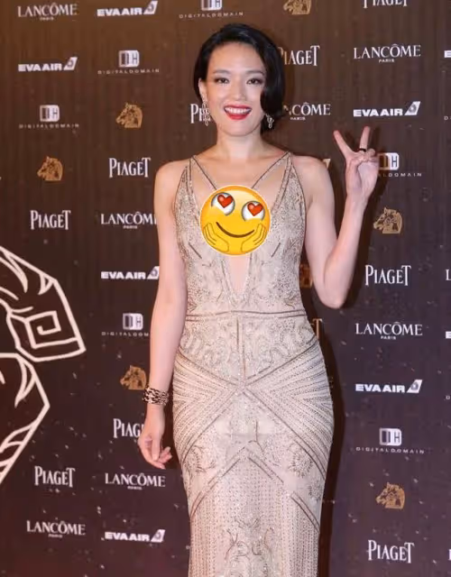 舒淇不愧是模特出身,穿「魚鱗裙」高級又霸氣,美得讓人移不開眼