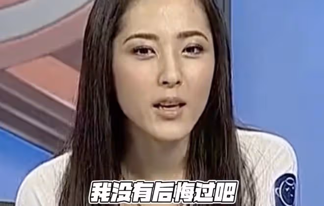 46歲曾黎被偶遇，摘下口罩和路人合影，被贊氣質溫柔狀態好年輕