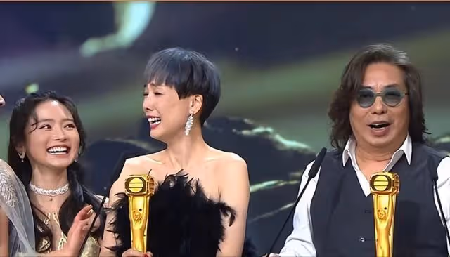 爆冷奪視後!TVB知名女星頒獎禮盛裝打扮被搭檔吐槽:像烏雞一樣
