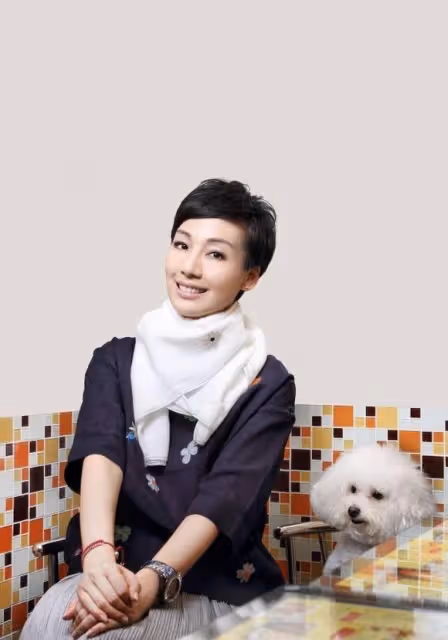 爆冷奪視後!TVB知名女星頒獎禮盛裝打扮被搭檔吐槽:像烏雞一樣
