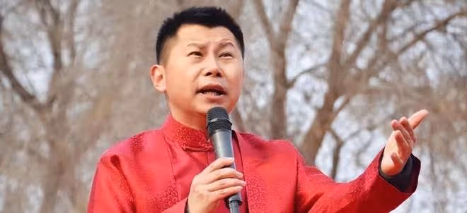 同樣是背叛師門,郭德剛為何能歡迎曹雲金回歸,卻只口不提何雲偉
