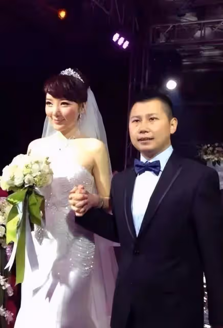 同樣是背叛師門,郭德剛為何能歡迎曹雲金回歸,卻只口不提何雲偉