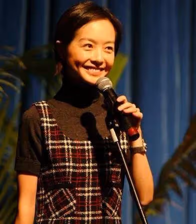 魯豫:53歲成名媛躋身上流社會不容易,參加萬寶寶私人晚宴好風光