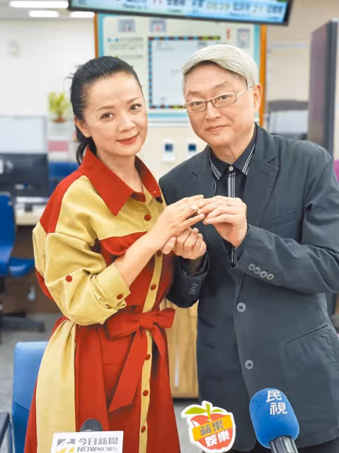 睽違22年!高欣欣首度「偕夫驚喜合體」《市井》劇組 戲裡戲外皆夫妻「畫面閃到不行」藏不住喜悅