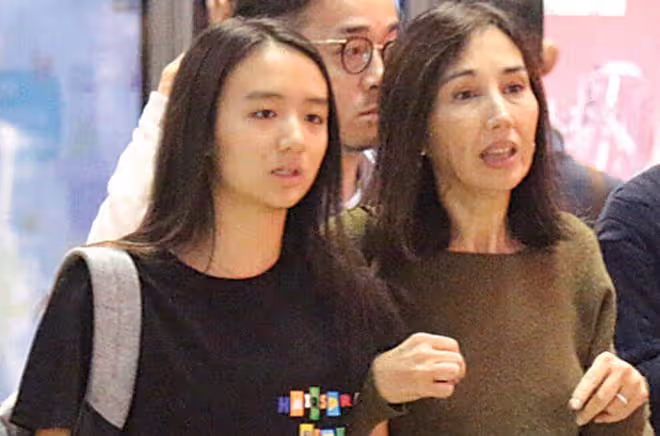 18歲星二代成港圈寵兒!出道1年半連拍6部電影,搭檔全是大咖