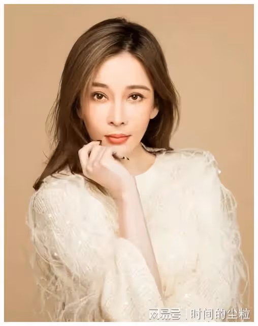 周杰倫「救」她,吳宗憲寵她,紅極一時的性感天后,又來了