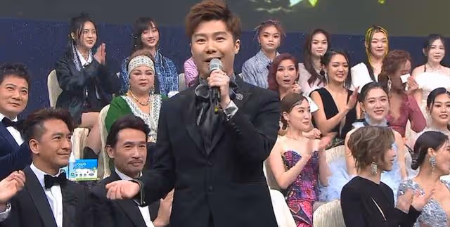 入行16年!39歲TVB娛樂主持人獨挑大樑表現完美,成鄭裕玲接班人