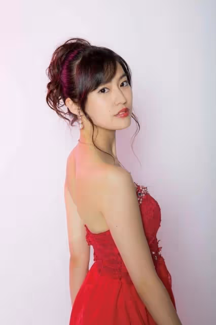 女演員的性感只有1.58米高