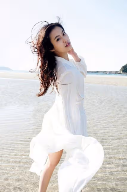 女演員的性感只有1.58米高