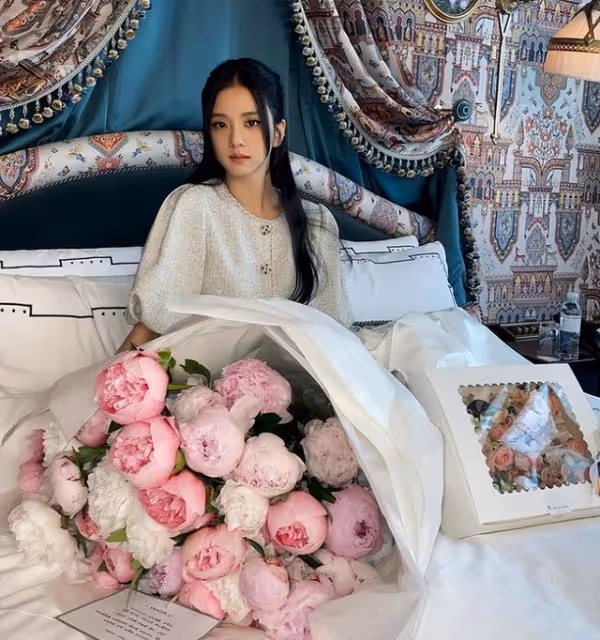 韓國女團BLACKPINK Jisoo 金智秀單飛出道！牛奶肌、逆天長腿