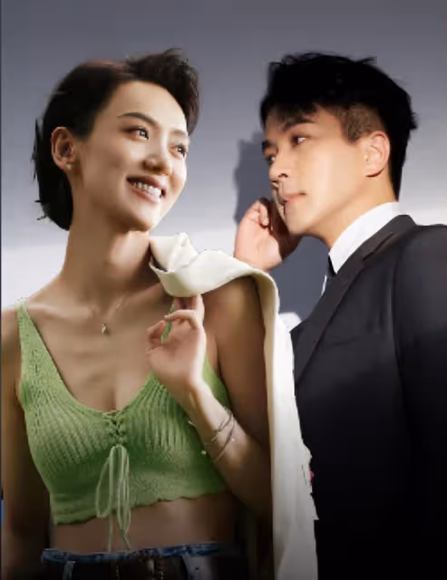 李曉峰陪劉愷威話劇演出，兩人去便利店購物，一同回家疑似同居