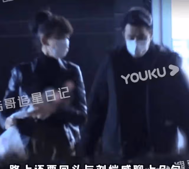劉愷威李曉峰一起逛便利店被拍曝光,看起來感情很穩定的樣子