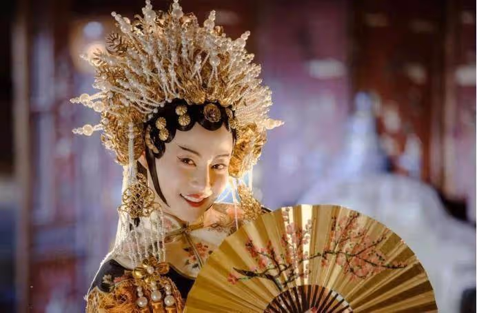 娜扎和「高貴妃」撞衫,不敵對方氣場強大,譚卓輕輕鬆鬆就贏了