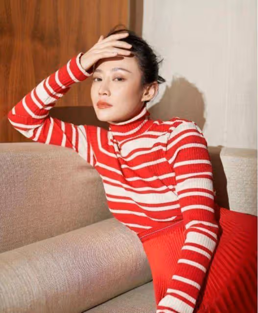 娜扎和「高貴妃」撞衫,不敵對方氣場強大,譚卓輕輕鬆鬆就贏了