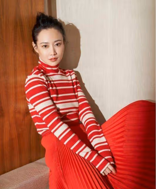 娜扎和「高貴妃」撞衫,不敵對方氣場強大,譚卓輕輕鬆鬆就贏了