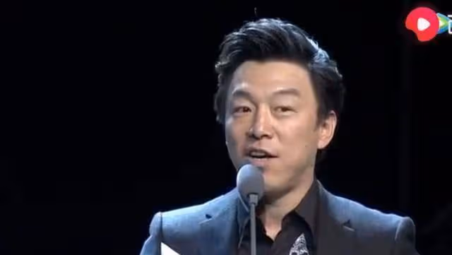 黃渤錯把佟麗婭的名字念錯,成了「佟亞麗」,高情商圓場又吸粉