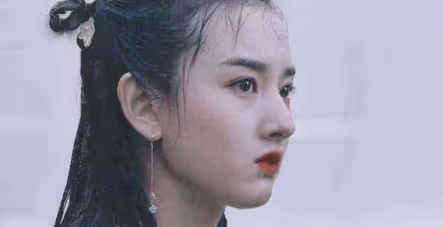 趙露思，彭小苒，鞠婧禕小花中的古裝美女，誰是90後神顏？