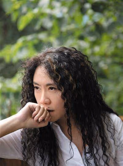 中國最剛女導演，不聽勸嫁給大7歲的班主任，今被稱為女版張藝謀