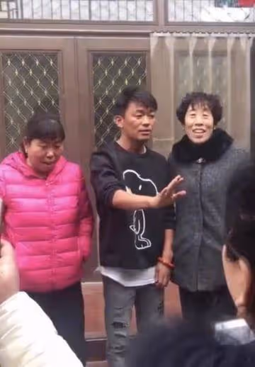 明星回村都啥樣？王寶強，小嶽嶽太真實，鍾漢良丑出天際