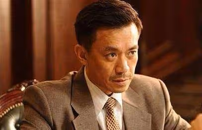 26歲出道，29歲第一段婚姻維持4年，二婚維持3年，三婚家庭幸福