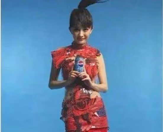 楊冪10年前的百事可樂廣告, C位已經不溫不火, 配角的她卻火了