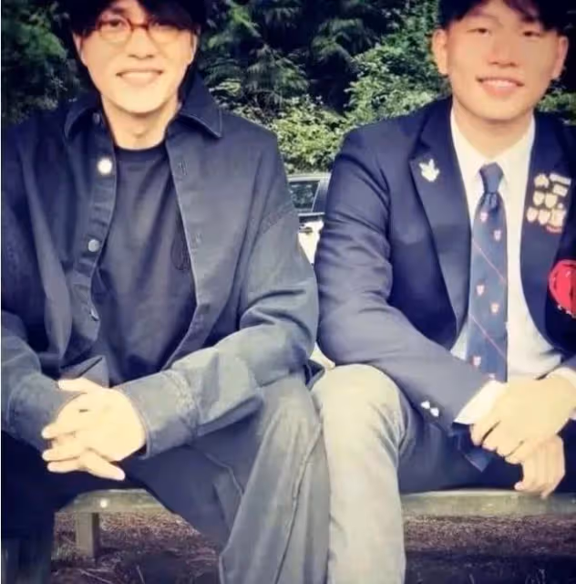 陳坤接兒子陳尊佑回家過春節,兒子長得不像爸,祖孫三代見面高興