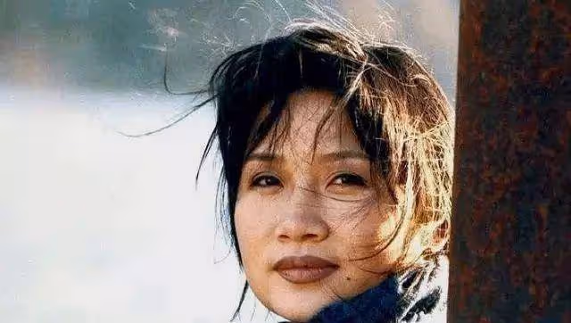 那個唱青藏高原的李娜,34歲決定削髮為尼,母親聽後整日以淚洗面
