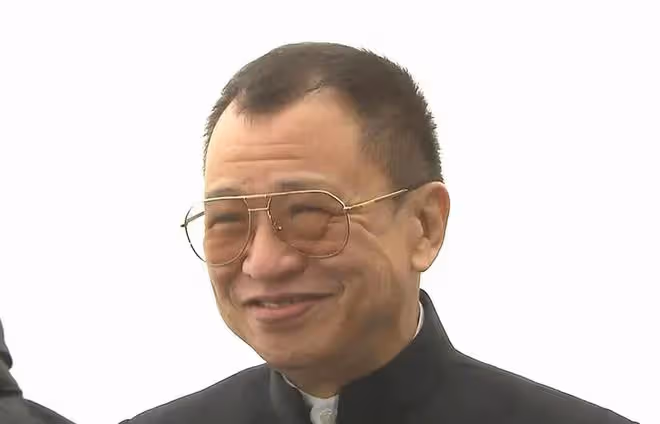 知名港星參加祭祖活動！與宗親祈福很虔誠，家世顯赫跟魯迅是親戚